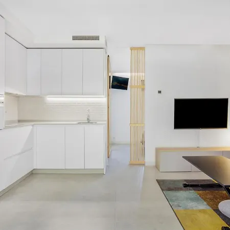 Reformado Con Terraza, Wifi Y Parking *